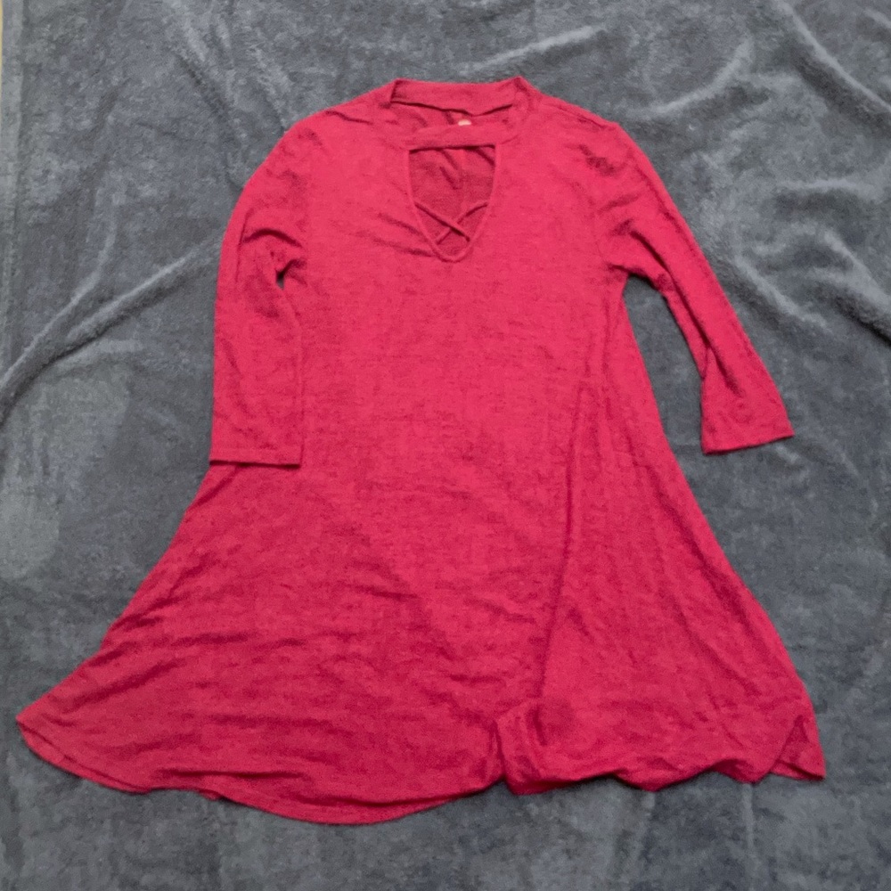 Sz Sm Maroon Dress w/ Cut Out Neckline